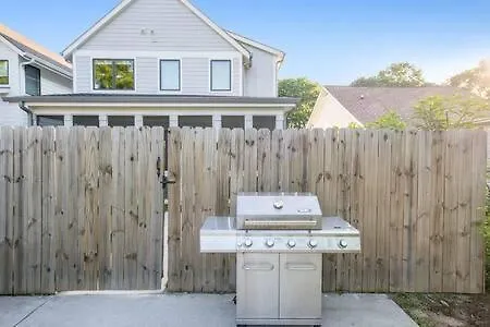 ナッシュビル The Hadley House - Cozy Porch & Fenced In Backyardヴィラ