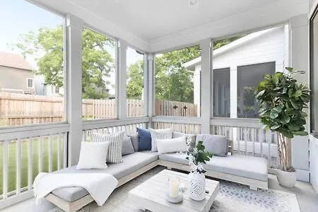 別荘 ナッシュビル The Hadley House - Cozy Porch & Fenced In Backyardヴィラ 米国