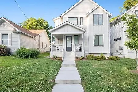 Holiday home The Hadley House - Cozy Porch & Fenced In Backyard Villa Nashville
