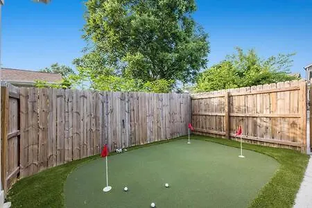 Holiday home The Hadley House - Cozy Porch & Fenced In Backyard Villa Nashville United States