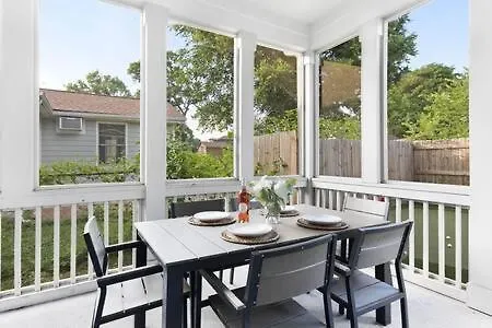 Holiday home The Hadley House - Cozy Porch & Fenced In Backyard Villa Nashville
